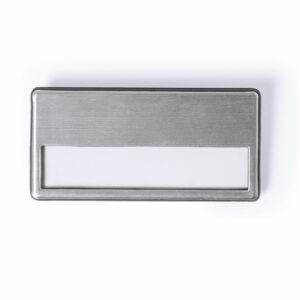 Namnbricka 68x34mm silver med fönster